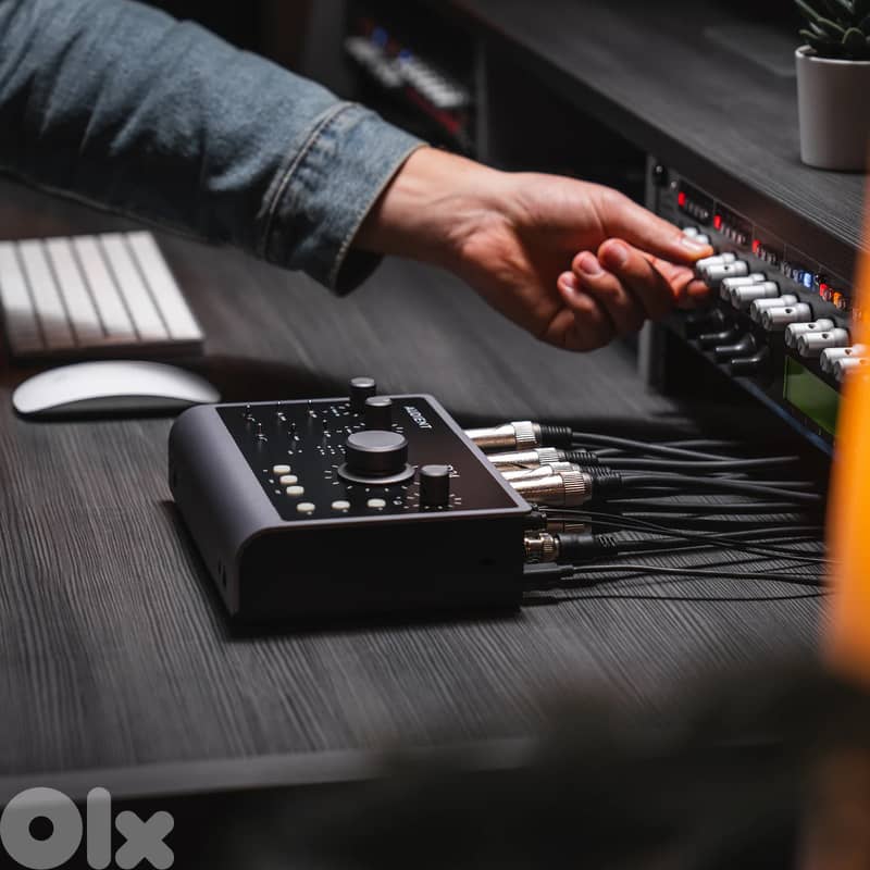 Audient iD24 10 x 14 USB-C Audio Interface 3