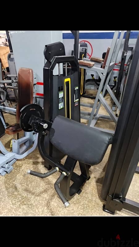 biceps machine like new ajnabe 2