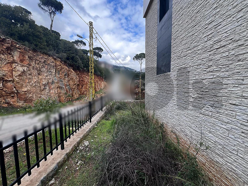 Apartment with garden for sale in Baabdat شقة مع حديقة للبيع في بعبدات