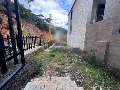 Apartment with garden for sale in Baabdat شقة مع حديقة للبيع في بعبدات