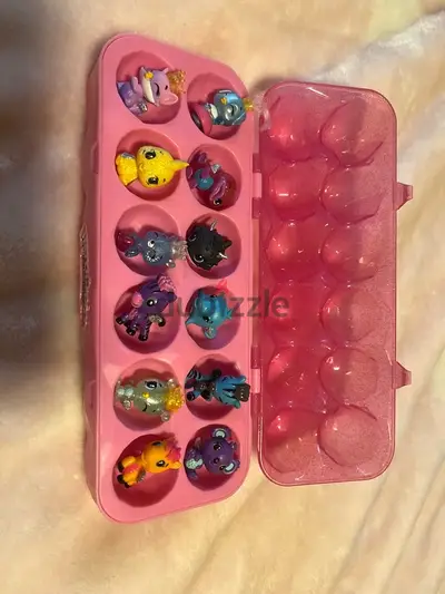 12 piece figurine HATCHIMALS