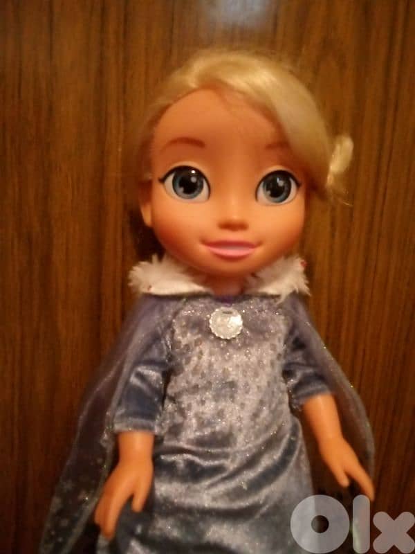ELSA SINGING +TRADITIONS 35 Cm -FROZEN 2 as new mechanism doll=31$ 3