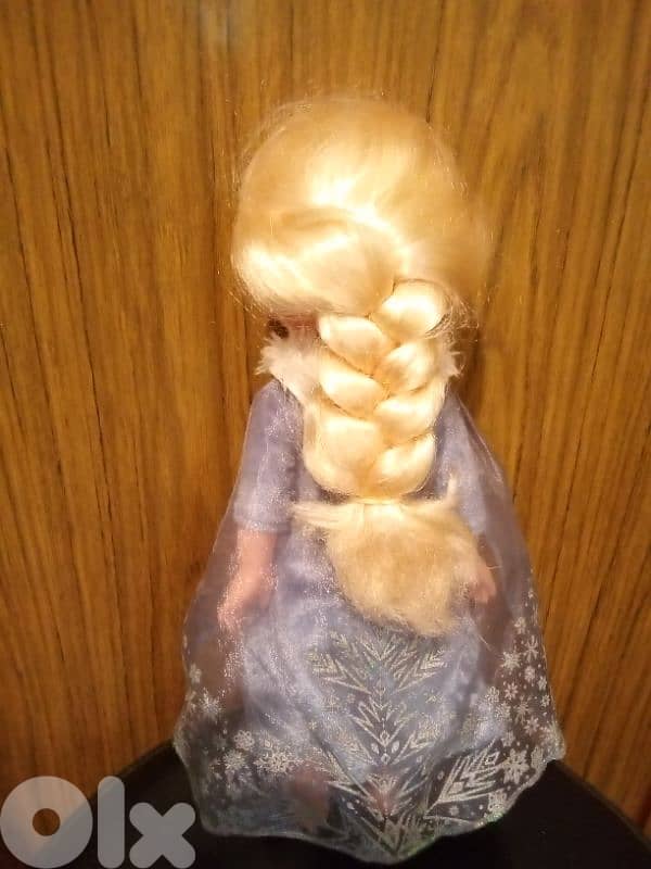 ELSA SINGING +TRADITIONS 35 Cm -FROZEN 2 as new mechanism doll=31$ 6