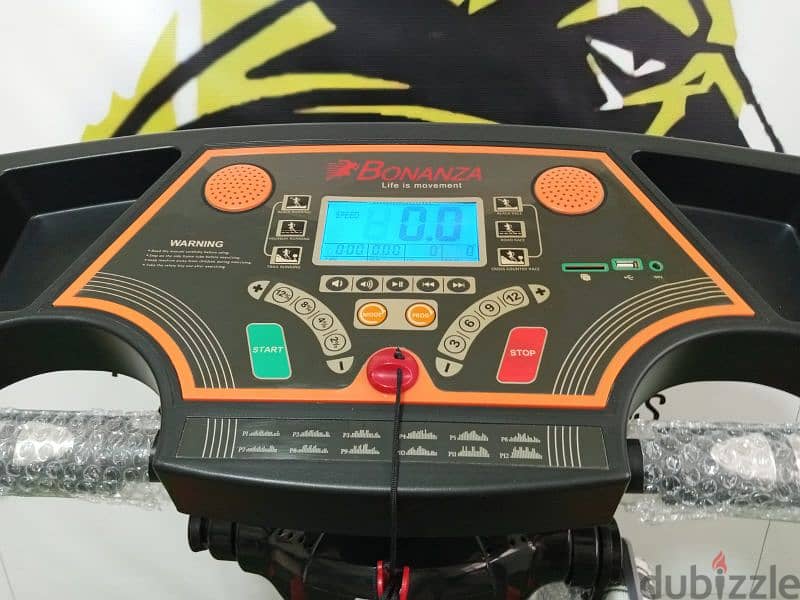 tttreadmill sports machines 2،5hp motor power, like new 3