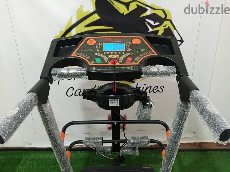 tttreadmill sports machines 2،5hp motor power, like new 4