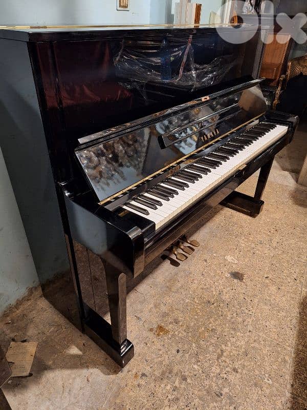 piano Yamaha u1 like new tuning warranty 0