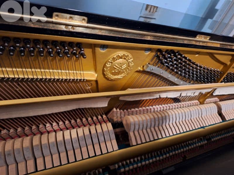 piano Yamaha u1 like new tuning warranty 3