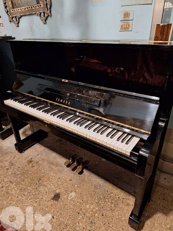 piano Yamaha u1 like new tuning warranty 4
