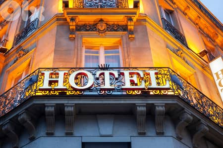 HOTEL FOR SALE IN DOWNTOWN PRIME (3000SQ) , (BT-1076)