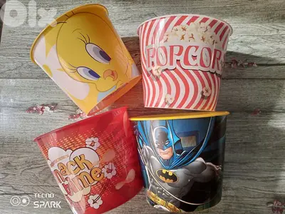 popcorn and crackers bowls