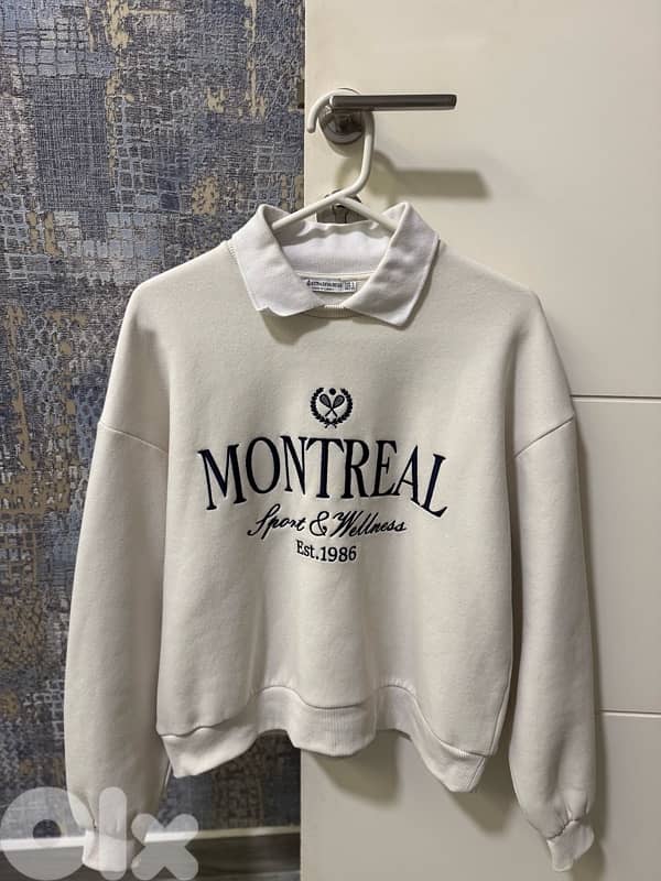 sweatshirt white from stradivarius size s like new 0