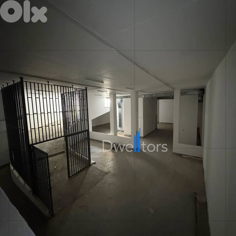 Warehouse for rent in Corniche el Mazraa - 1000 MTS2 - 6.0 Mt Height 0