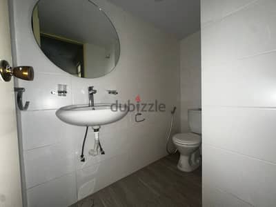 Office for sale in Hamra مكتب للبيع في الحمرا