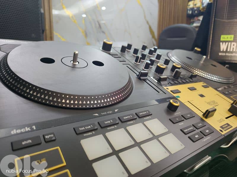 Hercules DJ controller inpulse T7 Premium 2