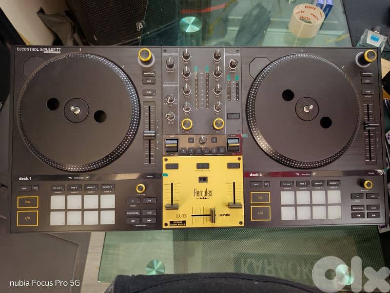 Hercules DJ controller inpulse T7 Premium 3