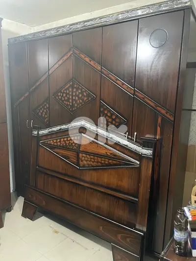 غرفة نوم مستعملة شبه جديدة