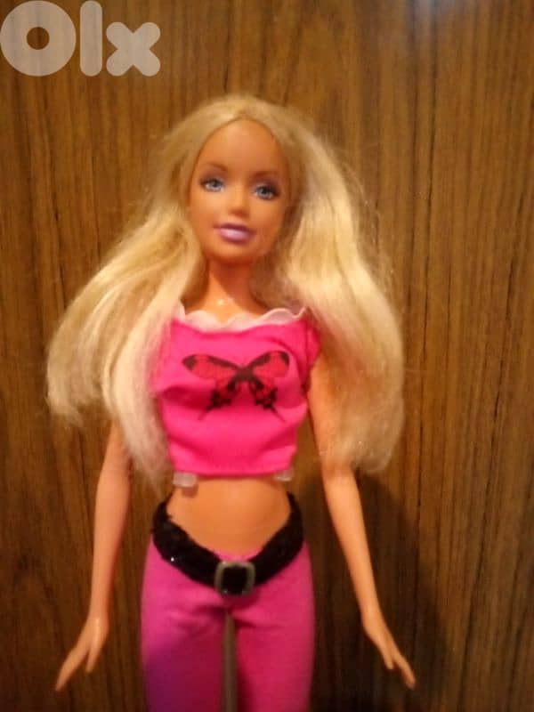 Offer: Barbie Mattel wearing still good doll 2006 bending legs=20$ 0