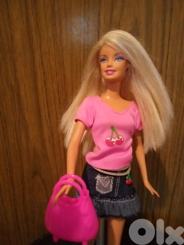 Barbie Mattel wearing As new doll bend legs+Shoes+Bag=25$ 0