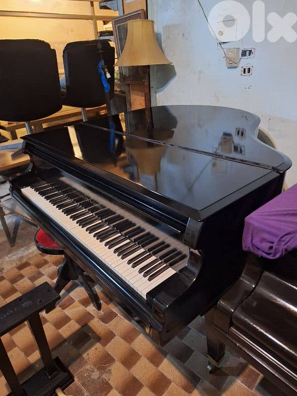 piano colour glossy black like new tuning warranty 0