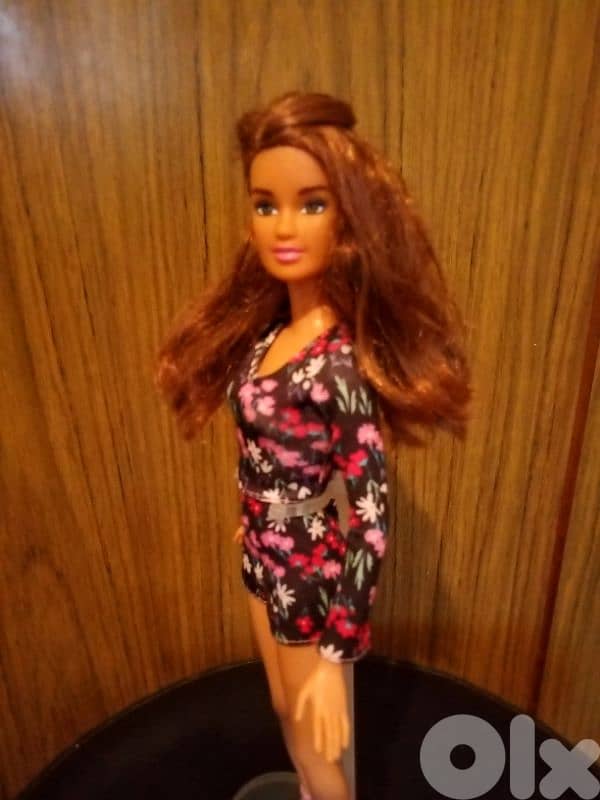 Barbie Brunette Mattel2000 wearing rare doll has bending legs+shoes=26 7
