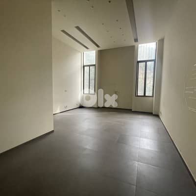 Warehouse for rent in Bsalim مستودع للإيجار في بصاليم