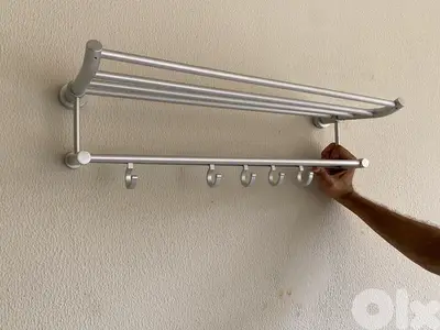 Towel hanger
