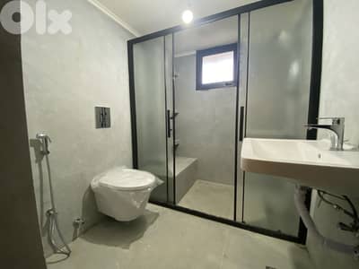250 SQM Apartment For Sale In Kraytem شقة للبيع #HG1531121