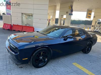 Dodge Challenger 2011 , clean,10000$