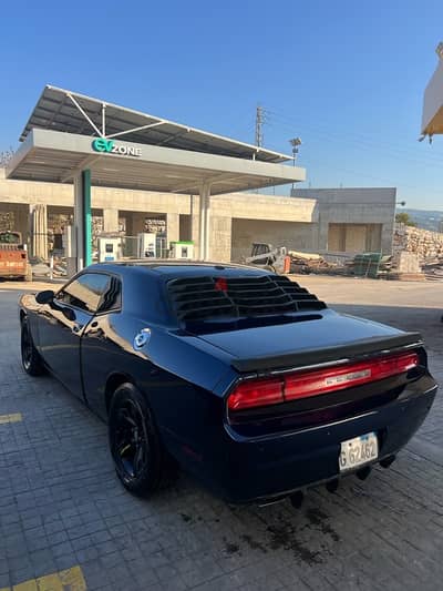 Dodge Challenger 2011 , clean,10000$