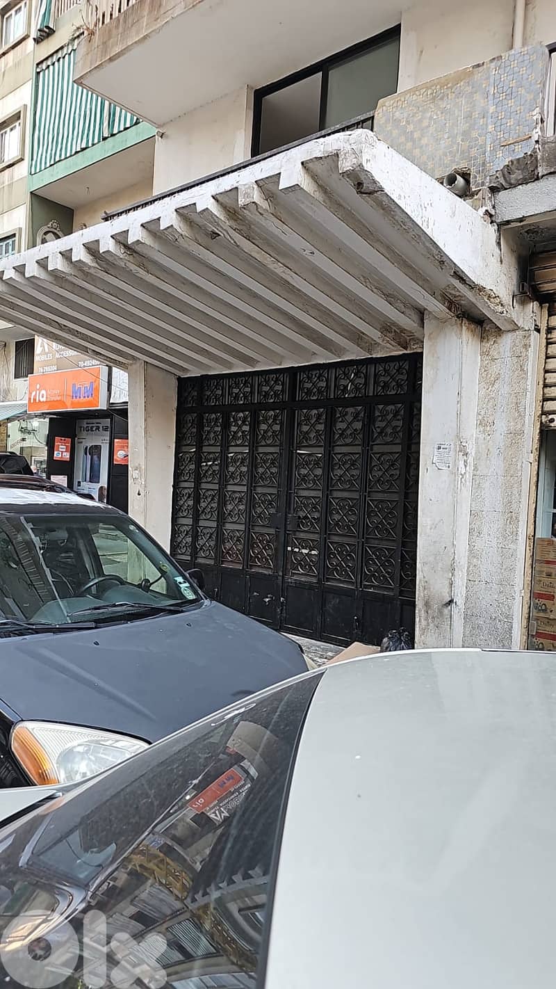 Warehouse in Saloume - Sin El Fil 500sqm 1 entrance 350,000$ 0