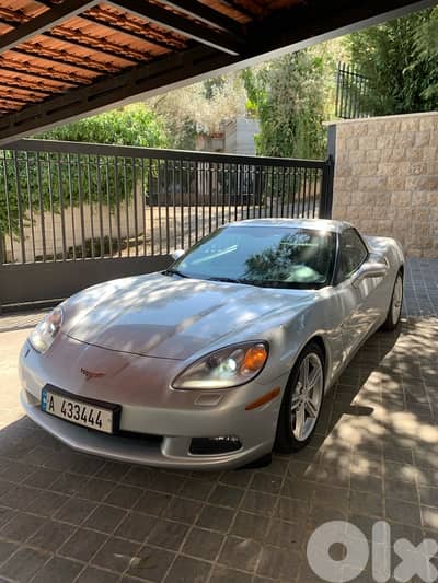 Chevrolet Corvette 2009-2010 C6 LS3 engine.