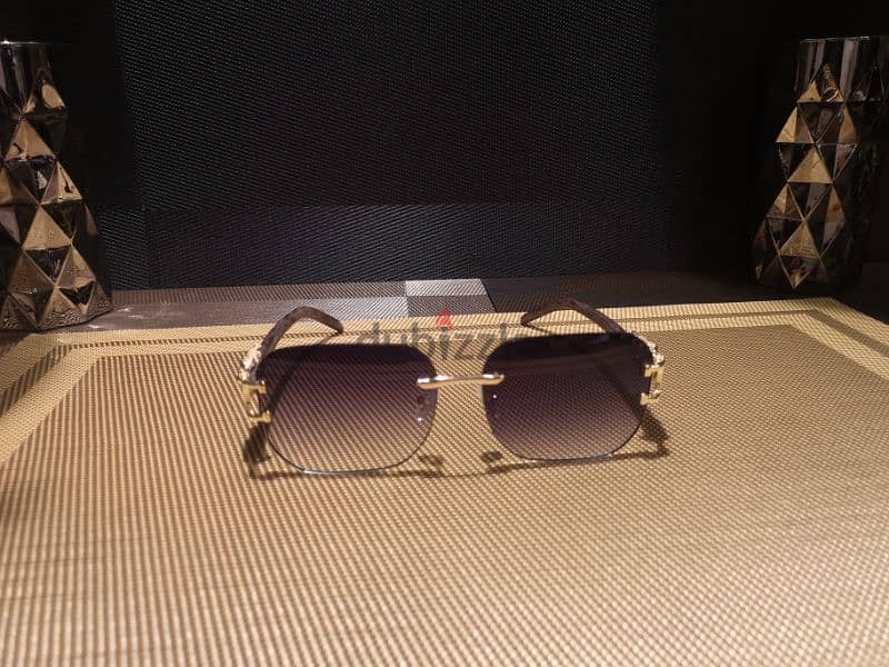 Panthère de Cartier Women sunglasses, rimless, luxurious 0