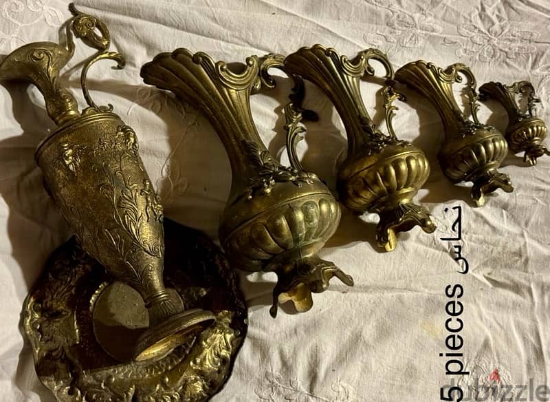 antiques & collectibles set  ،إبريق،  أنتيك ، صواني، تخت، طاولة، فضّة 0