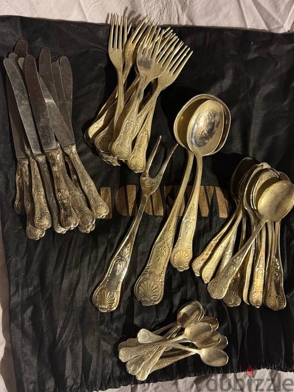 antiques & collectibles set  ،إبريق،  أنتيك ، صواني، تخت، طاولة، فضّة 8