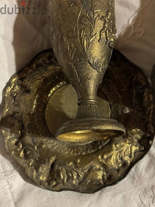 antiques & collectibles set  ،إبريق،  أنتيك ، صواني، تخت، طاولة، فضّة 3