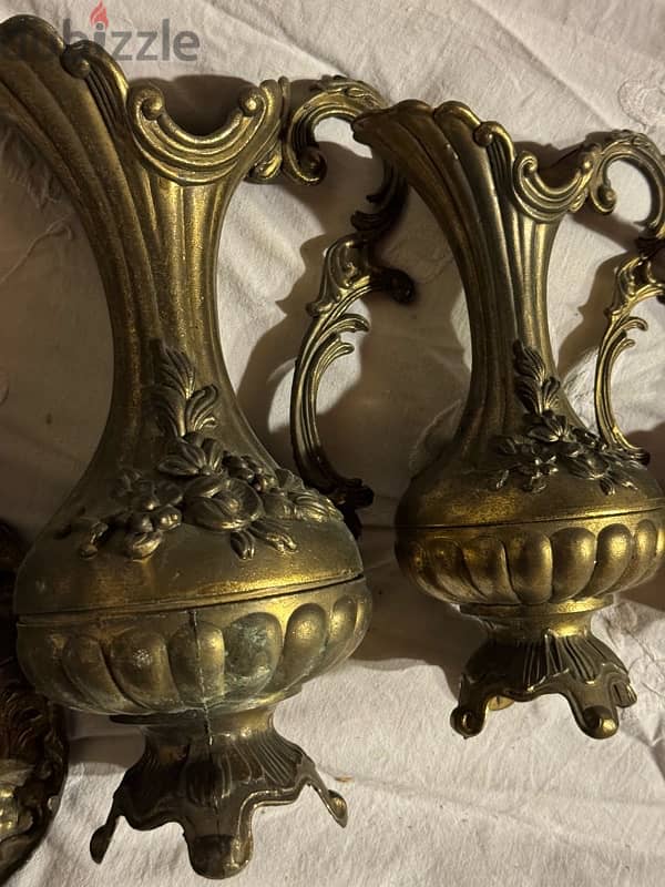 antiques & collectibles set  ،إبريق،  أنتيك ، صواني، تخت، طاولة، فضّة 1
