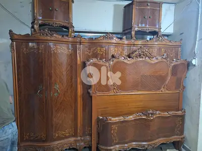 غرفة نوم خشب جوز انتيك حفر فني من الروائع مميزة كاملة