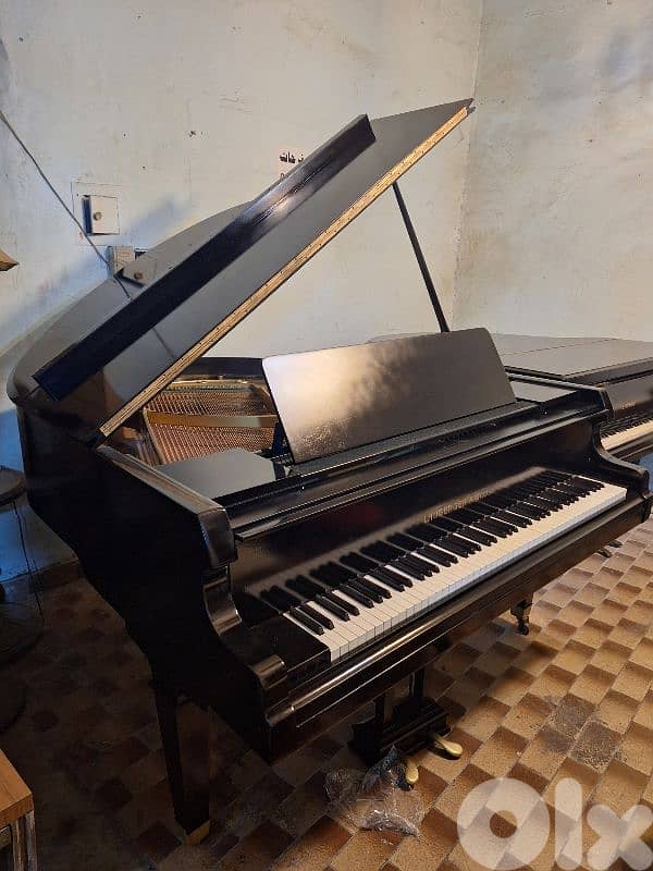 piano baby grand Germany lauberger gloss black colour beautiful sound 2