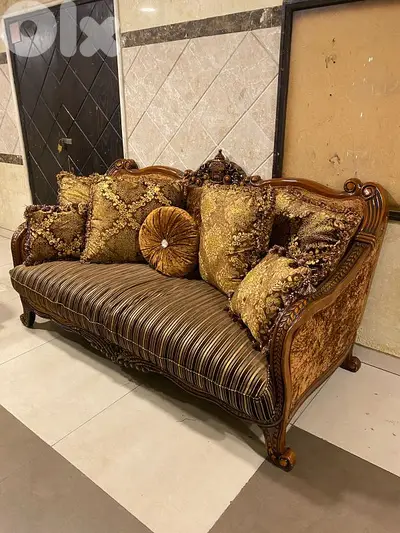 طقم كنبايات ملكي اجنبي شغل برا