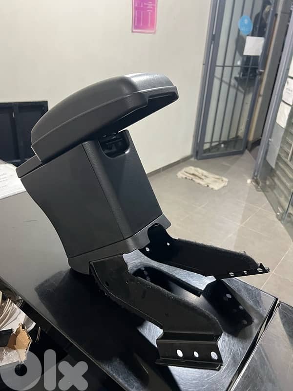 Arm rest for suzuki swift 0