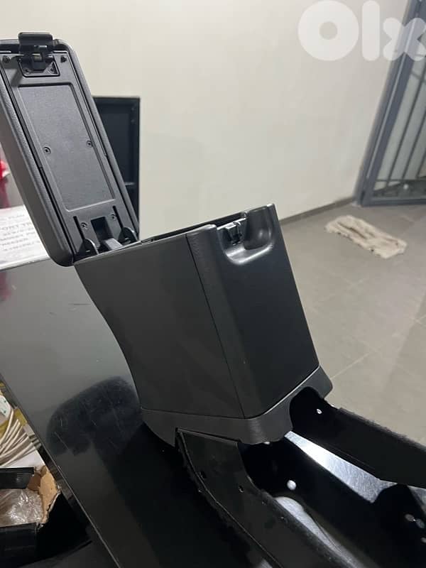 Arm rest for suzuki swift 2