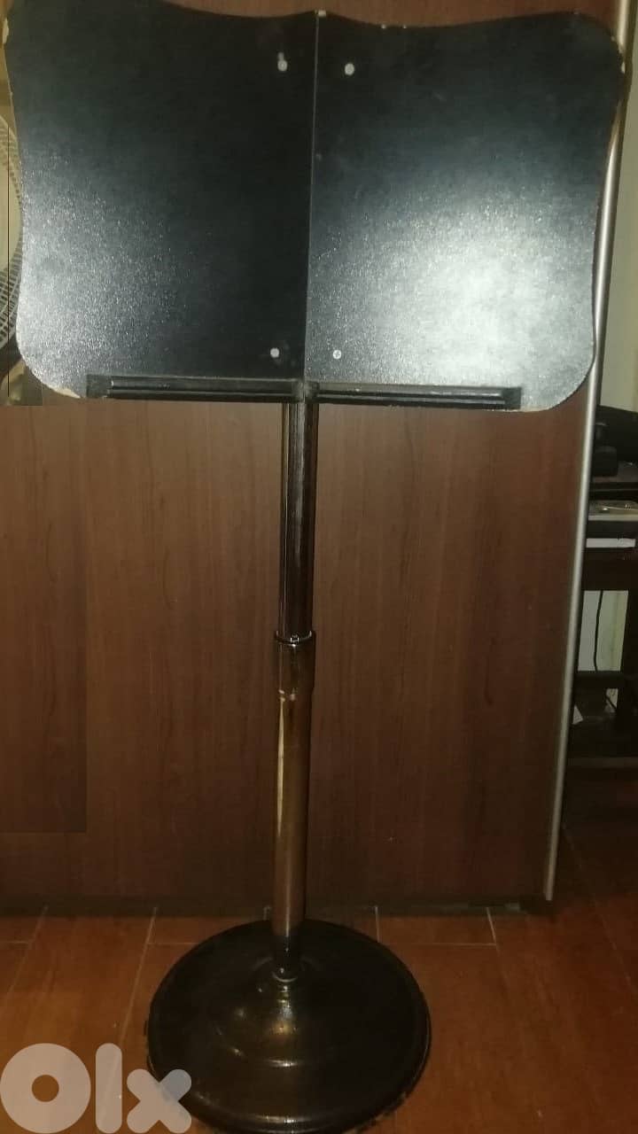 Adjudstable Book stand height 75 to 100cm with rotating head 1