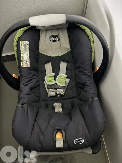 chicco car seat with base