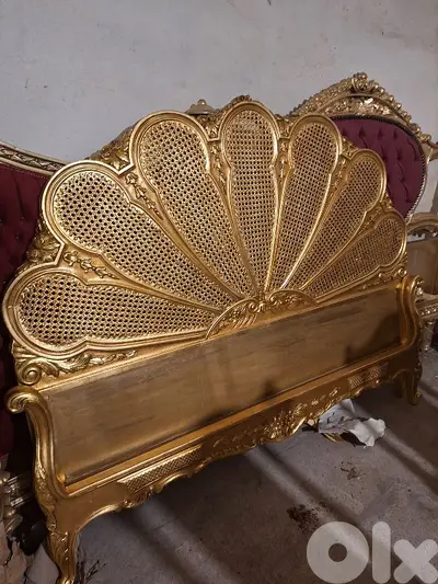 تخت مميز شغل فني من الروائع خشب زين حفر راقي جدا حجم مجوز تخت مميز شغل فني من الروائع خشب زين حفر راقي جدا حجم مجوز