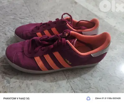 Adidas shoes size 40