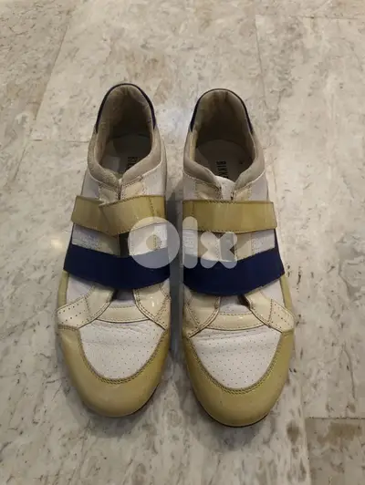 shoes size 42