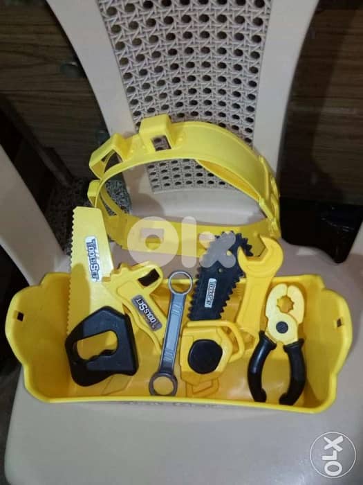 TOOLS SET BOY like new toy from 9 pieces conteins basket +belt=20$ 3