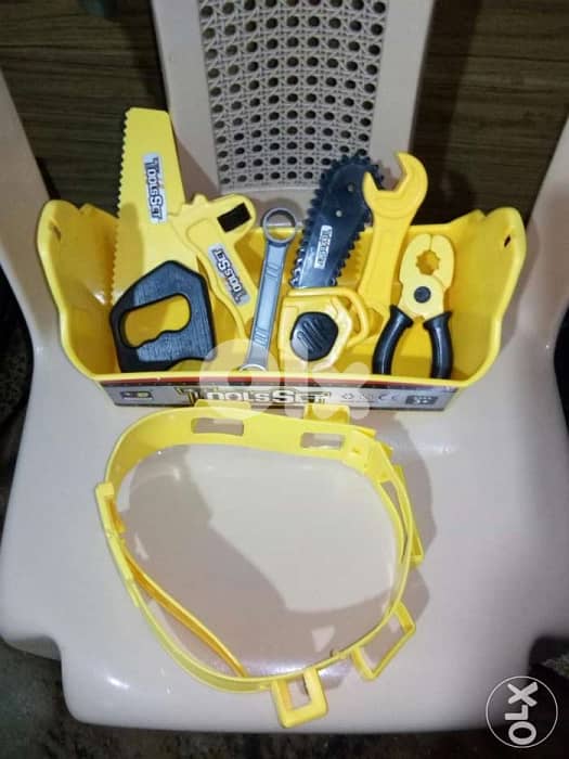 TOOLS SET BOY like new toy from 9 pieces conteins basket +belt=20$ 2