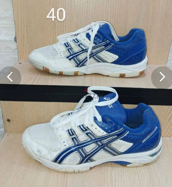 Asics shoes size 40 0