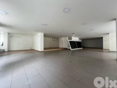 Showroom For Rent in Verdun صالة عرض للإيجار في فردان